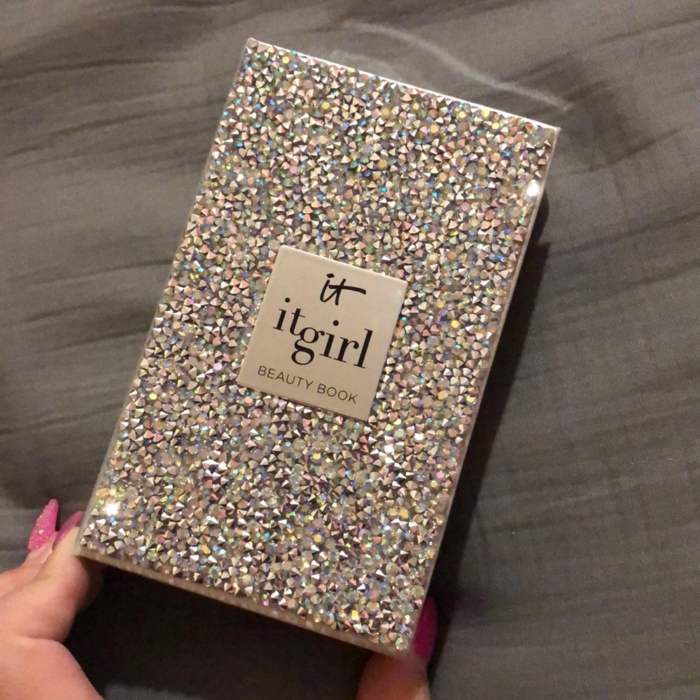 It cosmetics beauty book limited edition